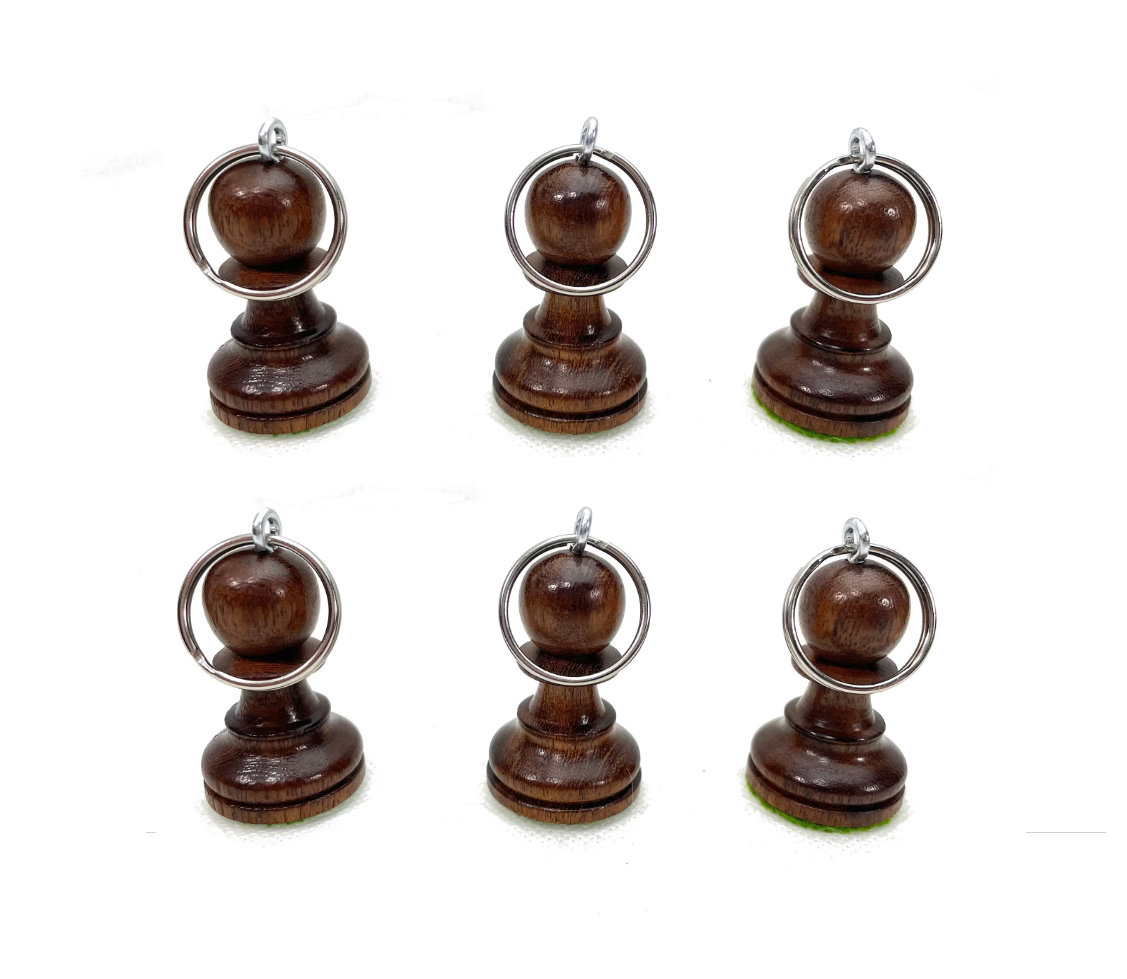 6x Chaveiros de madeira de acácia verdadeira peça de xadrez feita à mão da Índia