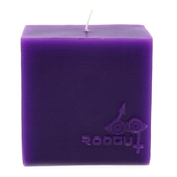 Laden Sie das Bild in den Galerie-Viewer, 2x ROOGU Wolf Mond Duftkerze Lavendel Deep Purple Violett Lila Cube Candle
