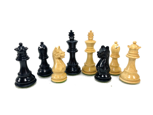 Laden Sie das Bild in den Galerie-Viewer, Knight Supreme 3.1&#39;&#39; Schachfiguren Set Buchsbaum Handmade Indien
