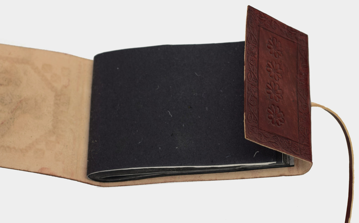 Alles begann mit einem OM - kleines Fotoalbum Büffelleder Baumwollpapier Indien