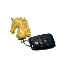 Porta llaves ROOGU con figura de caballo alado de ajedrez de madera auténtica de la India.