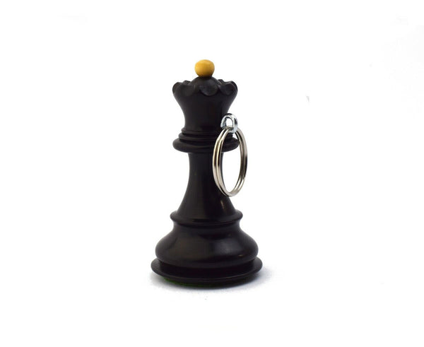 Carregue a imagem para o visualizador da galeria, Chaveiro ROOGU de madeira verdadeira peça de xadrez dama feita à mão Índia 

