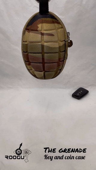 Carica l&#39;immagine nel visualizzatore della galleria, La borsa portamonete Granate - portachiavi da appendere anello mimetico militare. 
