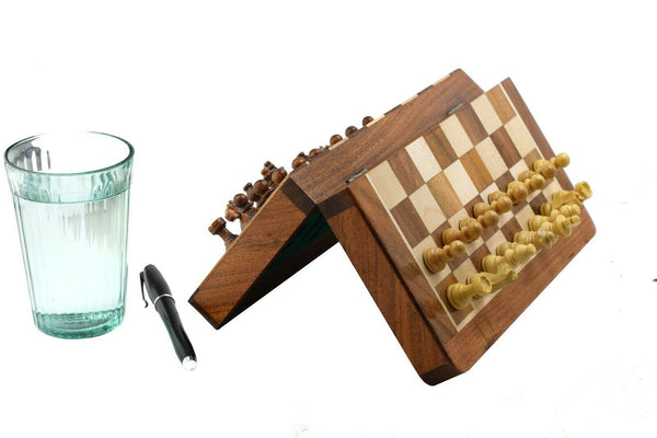 Laden Sie das Bild in den Galerie-Viewer, Schach Set Reise Magnetisch 10&#39;&#39; Schachfiguren 1.75&#39;&#39; Handmade Indien Akazienholz

