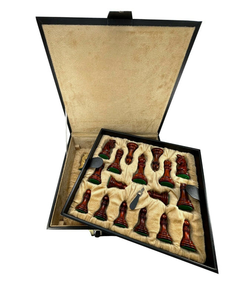 Carregue a imagem para o visualizador da galeria, Conjunto de peças de xadrez Camelot 4.7&#39;&#39; XL com estojo de madeira Padauk da Índia feito à mão 
