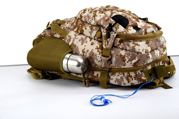 将图像上传到图库查看器，土龟男士30升军用迷彩笔记本电脑战术背包 
