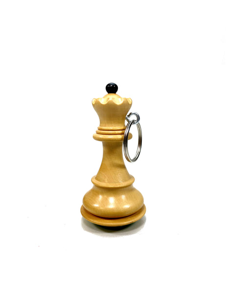 Sube la imagen al visor de la galería, ROOGU llavero de madera figura de ajedrez de la dama hecho a mano de la India 
